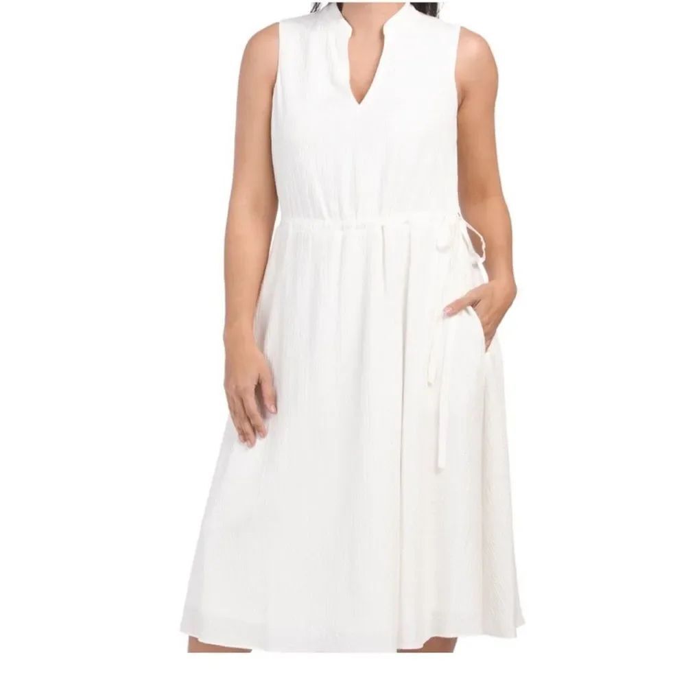 ANNE KLEIN Jenna Sleeveless Napa Crinkle
Midi Dress, white